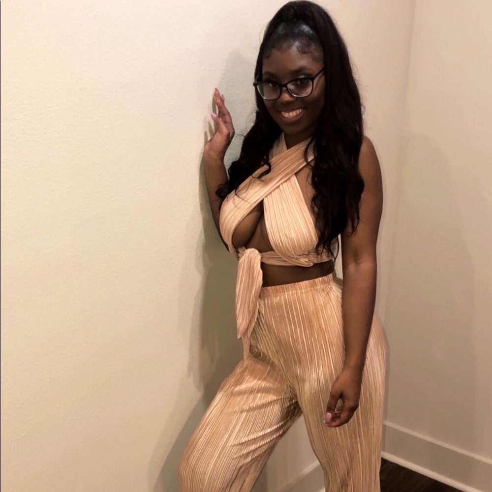 Two piece set - Picture 1 of 1